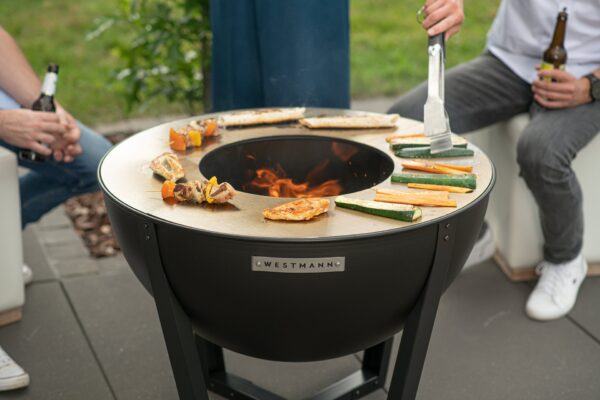 Premium Grill und Feuerstelle schwarz
