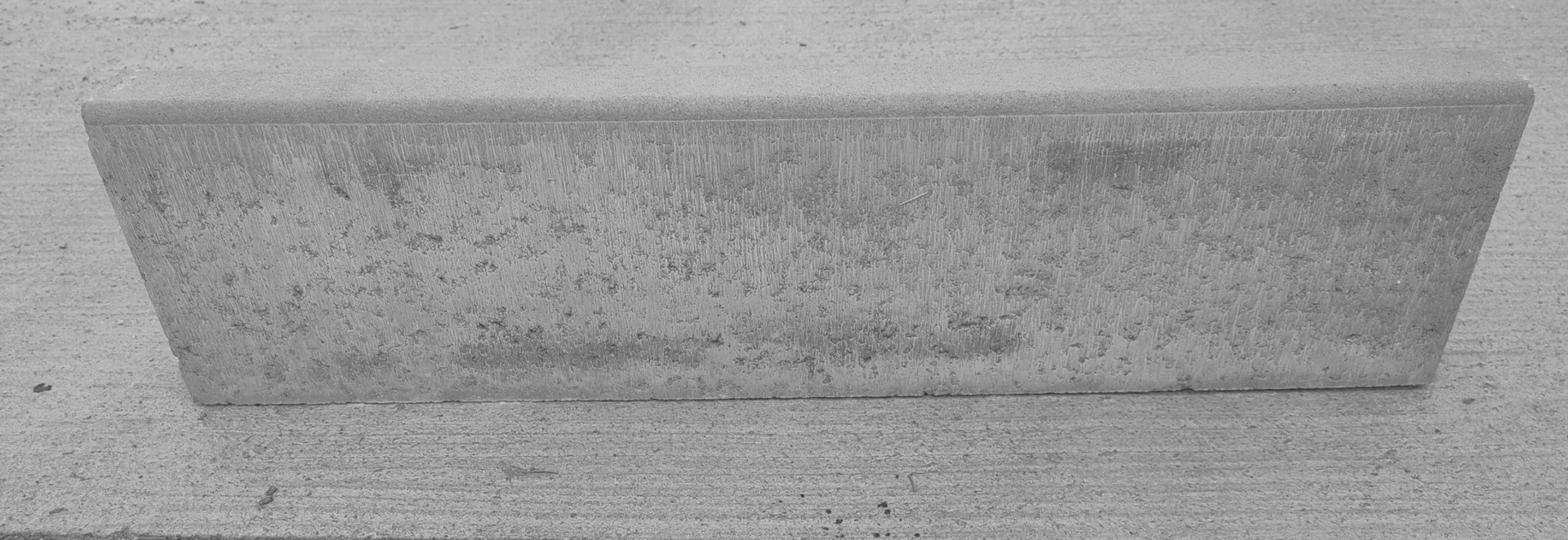 Tiefbordstein 1 Tiefbordstein