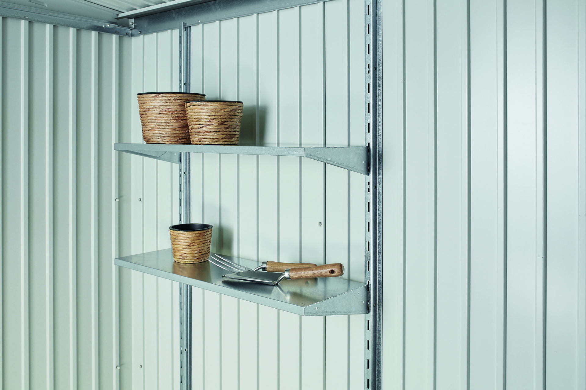 Regale-Set für Geraetehaus+Hl, 2 Böden 1 Regale-Set für Geraetehaus+Hl, 2 Böden