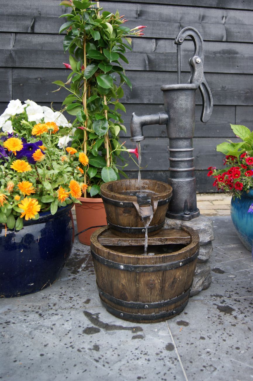 Wasserspiel rustikal 1 Wasserspiel rustikal