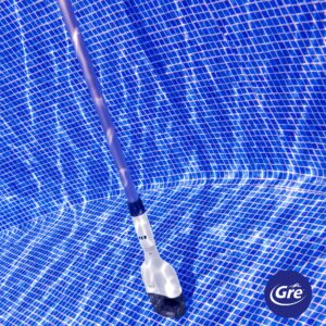 Elektrischer Pool-Reiniger STICK VAC mit Stange 1,65 m